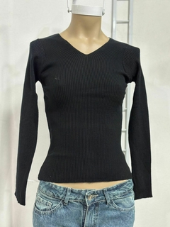 Sweater de bremer cuello en V - Fuxia Indumentaria