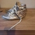 Tenis dourado - Seven Styles Brechó