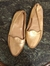 mocassim dourado de couro na internet