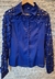 Camisa azul com renda