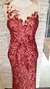 VESTIDO DE FESTA VERMELHO DE TULE BORDADO EM PAETES.