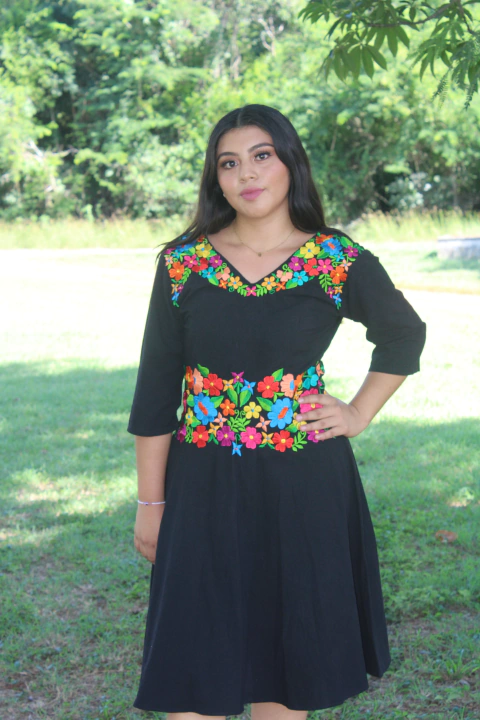 VESTIDO BORDADO