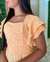 Imagem do Vestido amarelo com fendas e mangas godê