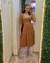 Vestido mídi marrom mangas ombreira - comprar online