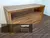 Mueble rack tv con puertas y estante. en internet