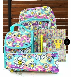 MOCHILA FLOR 45*31*14 + SET ESCOLAR C/U