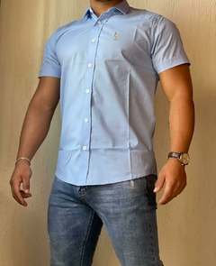 camisa de botones corta