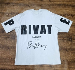 Imagen de camiseta oversize en tela fria