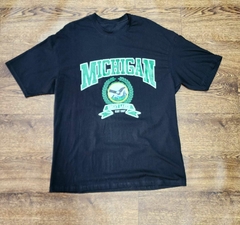 camiseta oversize en tela fria