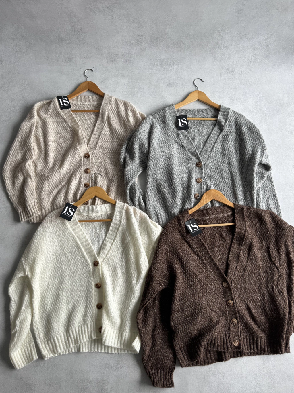 CARDIGAN OVER RAIN