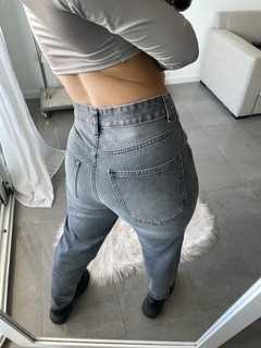 JEAN MOM NEVADO GREY SS - comprar online