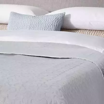 Quilt hotelero Queen con funda