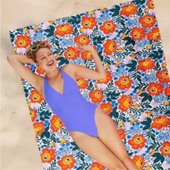 Lona playera con almohada en internet