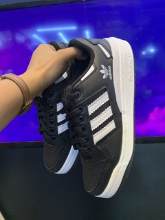 Adidas Fórum na internet
