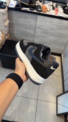 Air Force Black/White na internet