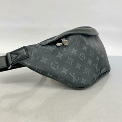 Louis Vuitton Riñonera Discovery en internet