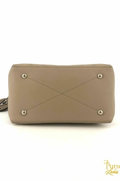 LOUIS VUITTON MAHINA BEABOURG MM HOBO BAG GRIS - comprar online