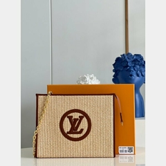 Louis Vuitton Tolletry Pouch - comprar online