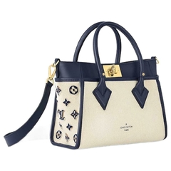 LOUIS VUITTON ON MY SIDE en internet