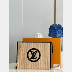 Louis Vuitton Tolletry Pouch - comprar online