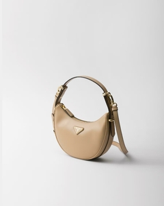 Cartera Prada Arquè Small Shoulder Bag Sand - comprar online