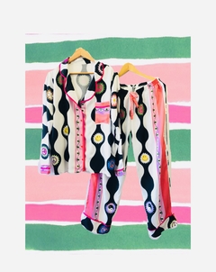 Pijama Universo em Fantasia na internet