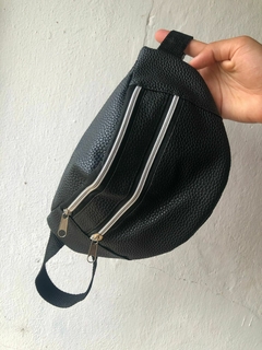 Riñonera Cuerina Negra