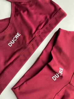 Conjunto Yas en internet