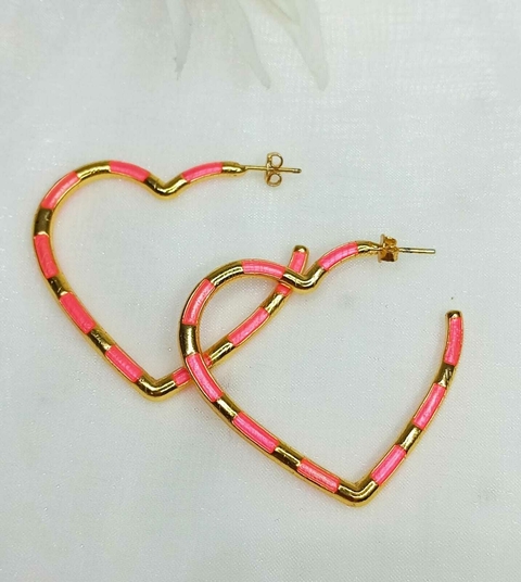 Brinco Argola Coração Resinado Rosa