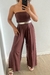 Calça em malha marrom na internet