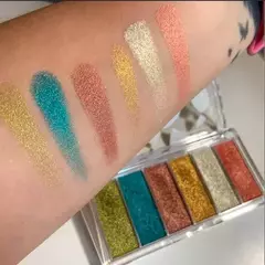 Paleta ULTRA ENERGY sombras metalicas - Ruby Rose en internet