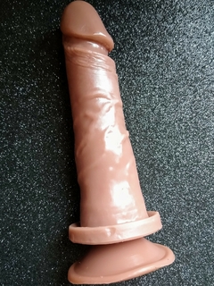 Prótese com Ventosa 17x3,8cm — Intensifique Seus Momentos de Prazer na internet