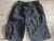 Short menino