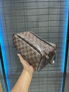 NECESSAIRE LV XADREZ - MARROM