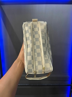 NECESSAIRE LV M - BEGE - Falcon Store