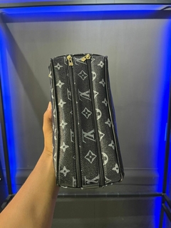 NECESSAIRE LV M - PRETA na internet