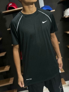 CAMISA NK DRY FIT - PRETA