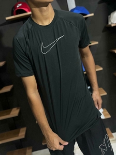 CAMISA DRY FIT NK PRO - PRETA - comprar online