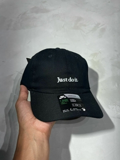 BONÉ NK JUST DO IT - PRETO na internet