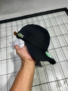 BONÉ LCST LOGO LATERAL - PRETO