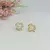 BRINCO FLOR COM PÉROLA FOLHEADO A OURO 302919