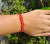 Pulseira macrame vermelha com miçangas regulável - Mel Moda Acessórios