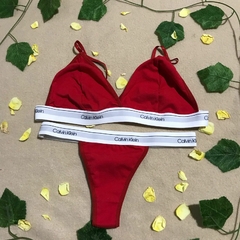 CONJUNTO CALVIN KLEIN TRIANGULAR ROJO