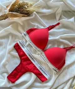 CONJUNTO CALVIN KLEIN ARMADO ROJO