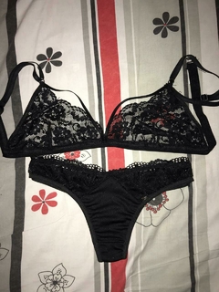 CONJUNTO ENCAJE NEGRO