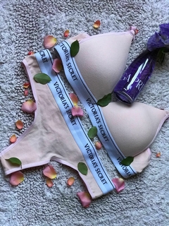 CONJUNTO VICTORIA'S SECRET ARMADO SALMON