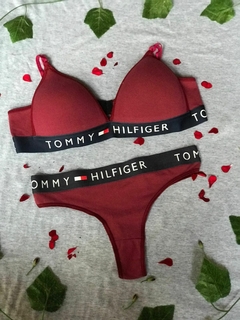 CONJUNTO TOMMY HILFIGER ARMADO BORDO