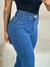 Calça jeans escura na internet