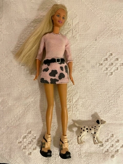 BARBIE PASEADORA PERROS
