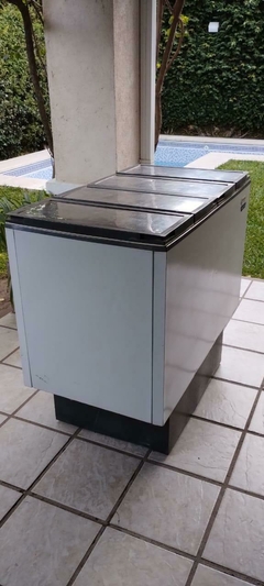 FREEZER / REFRIGERADOR HORIZONTAL 300 L